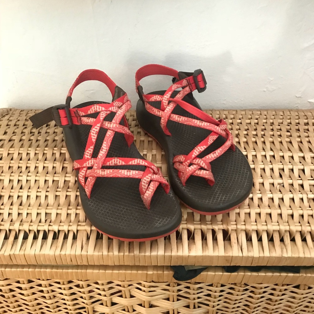 Chaco Bright Red And Brown Tribal Summer Sandals 7 - Picture 1 of 7
